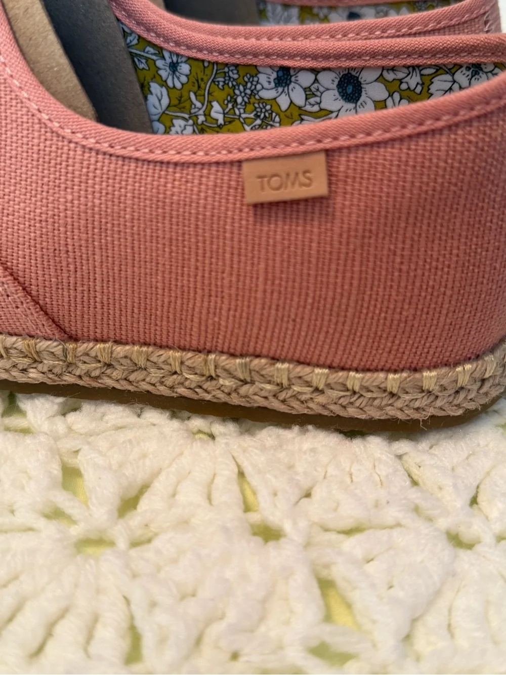 NEW Toms 9.5 Women's Espadrilles in Bloom (Dusty Rose)